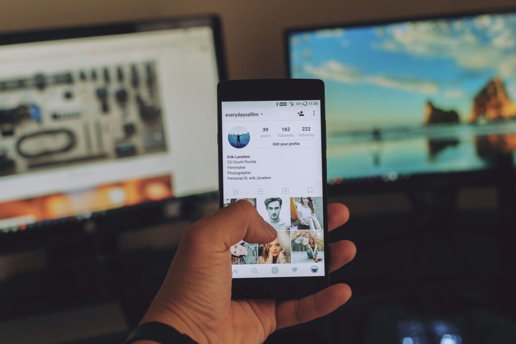 Le stories di Instagram hanno un ordine segreto: ecco come l’algoritmo decide chi vedi prima