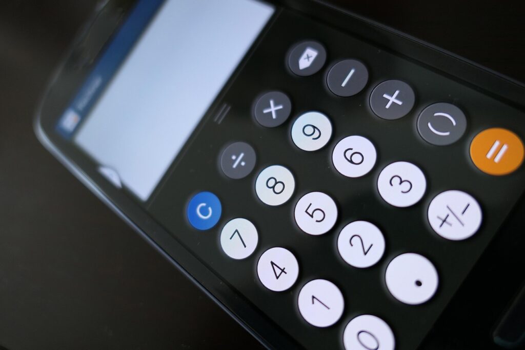 Come usare la calcolatrice scientifica nascosta nel tuo iPhone: basta ruotare lo schermo