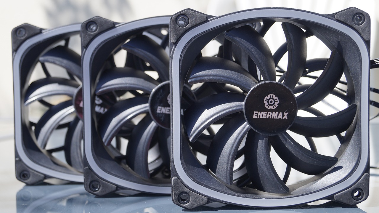 Chassis PC con design ottimizzato per un migliore airflow e gestione delle temperature.