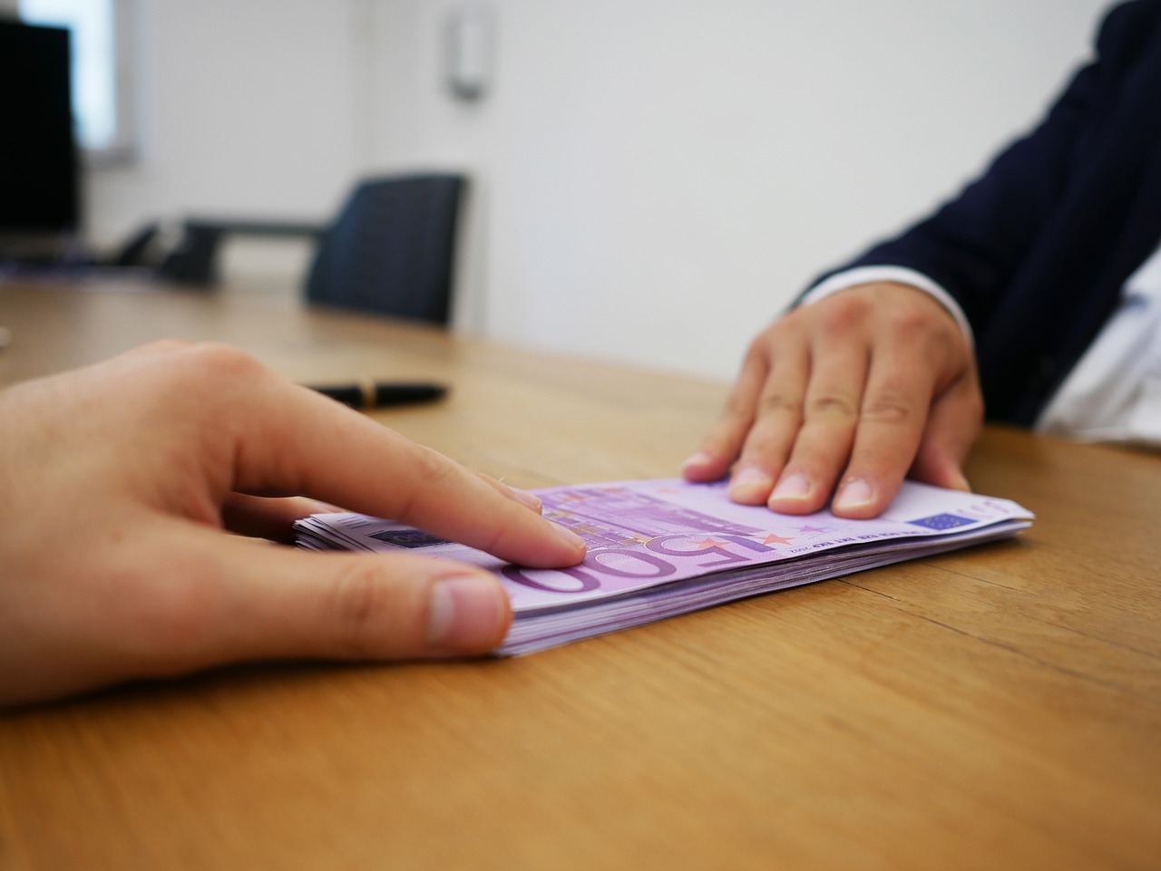 Informazioni sul canone RAI 2026 e criteri per l'esenzione dal pagamento.